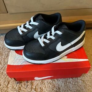 Nike Kids Black and White Sneakers